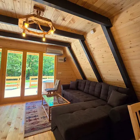 Riverside A-frame Escape Campismo de Luxo Saraievo